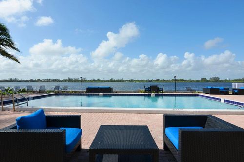 Foto principal - 2560 S Ocean Blvd