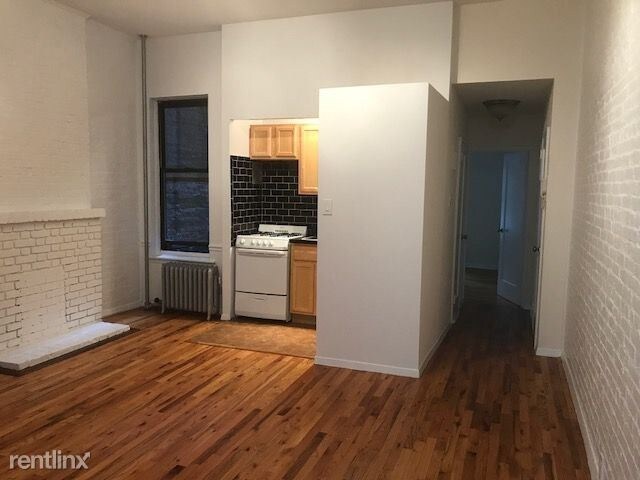 Primary Photo - 247 W 21st St
