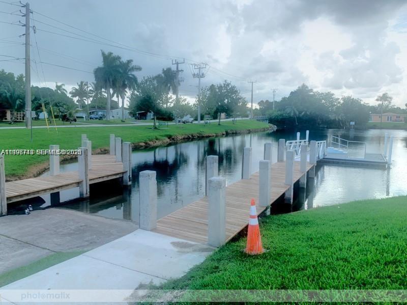 Foto del edificio - 2698-2704-2704 NW 65th Ave
