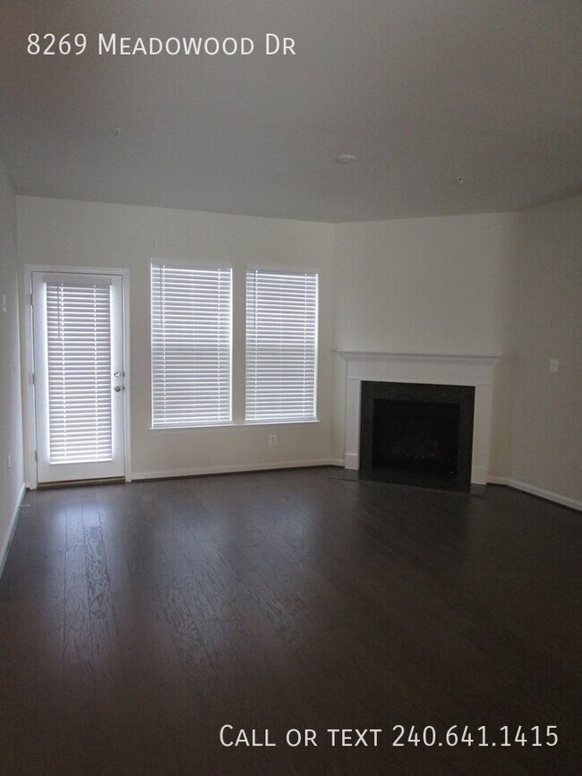 Foto del edificio - 8269 Meadowood Dr