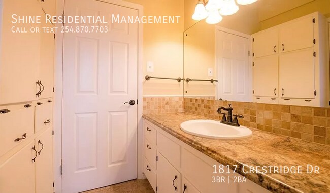 Building Photo - 1817 Crestridge Dr