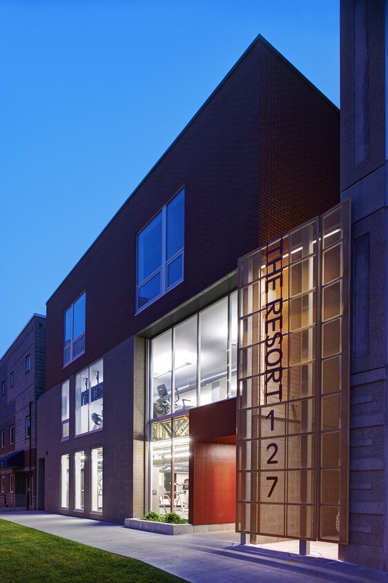 127 Stanton Ave, Ames, IA 50014 Apartments in Ames, IA