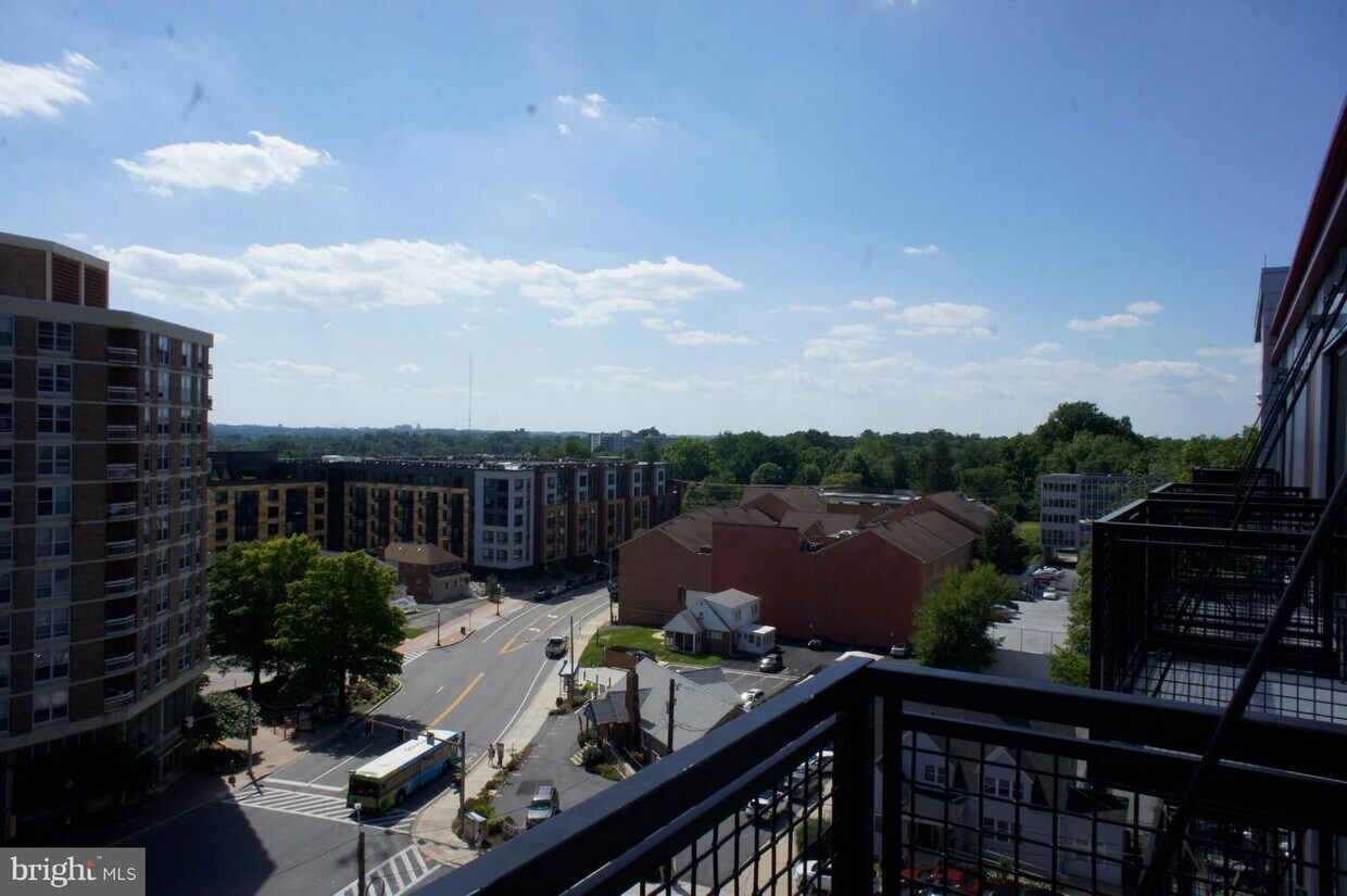 1320 Fenwick Ln Unit 806, Silver Spring, MD 20910 Condo for Rent in