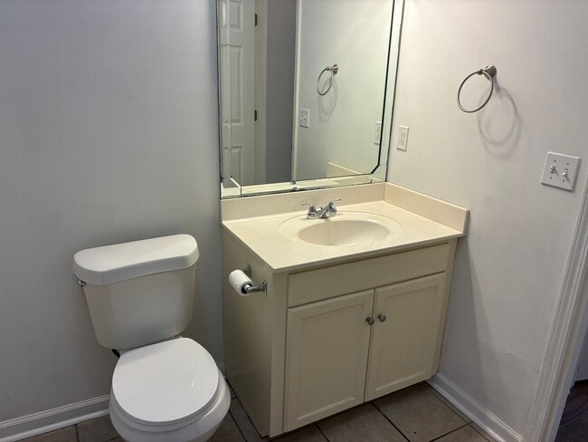 Building Photo - 125 Cypress Gln