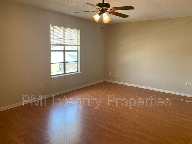 Building Photo - 105 Meaux Blvd