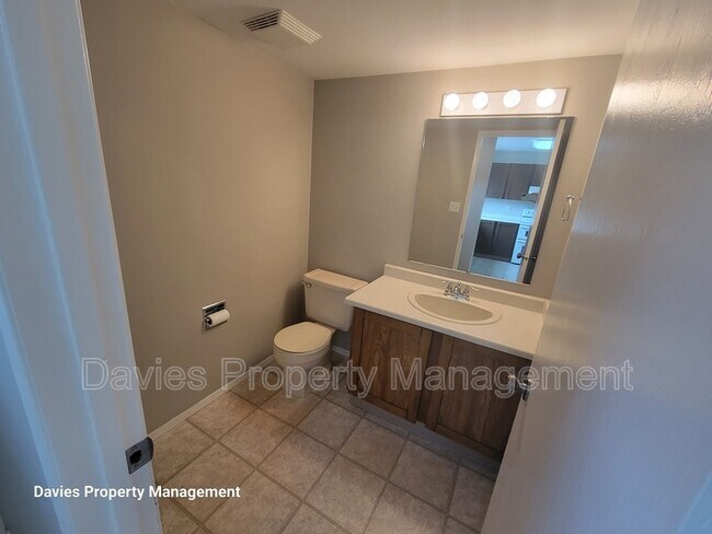 Photo du bâtiment - 16439-16115 115 St NW