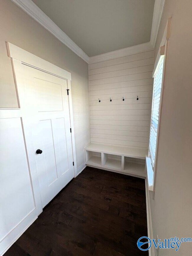 Building Photo - 106 Harvester Dr