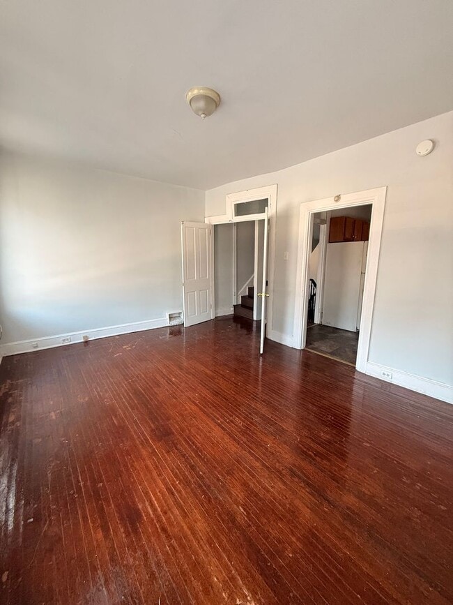 Building Photo - 128 E New St