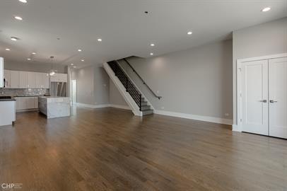 Foto del edificio - 562 W 18th St