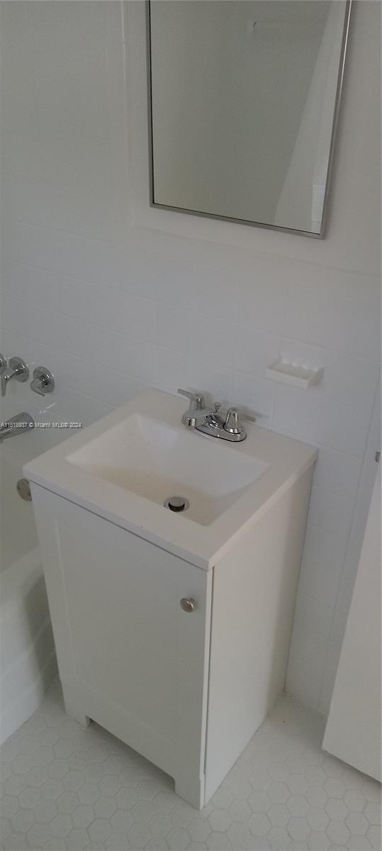 Foto del edificio - 665 NE 85th St