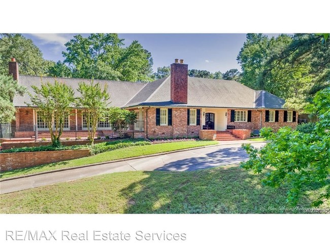 Foto del edificio - 7708 Creswell Rd