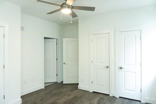 Foto del edificio - 4819 Caroline St