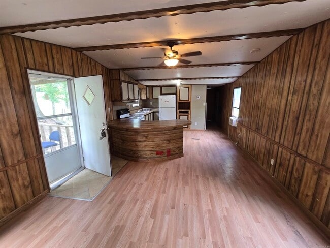 Building Photo - 2136 Cliffwood Rd