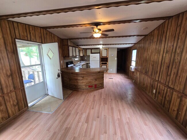 Foto del edificio - 2136 Cliffwood Rd