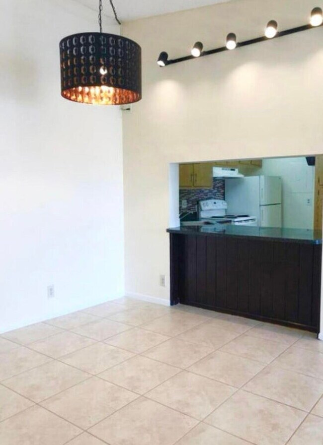 Building Photo - 209 Foxtail Dr
