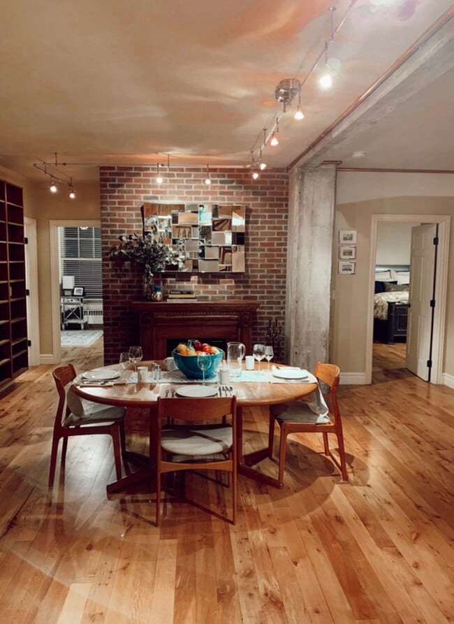 Building Photo - 29 S State St