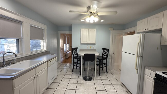 Building Photo - 56 Union St