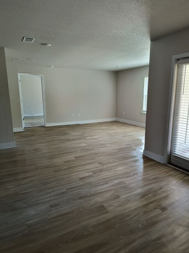 Building Photo - Single Family Home for Rent