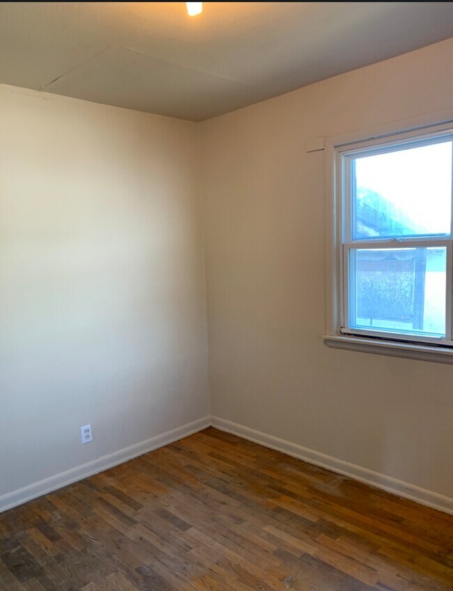 Foto del edificio - 1812 E 16th St