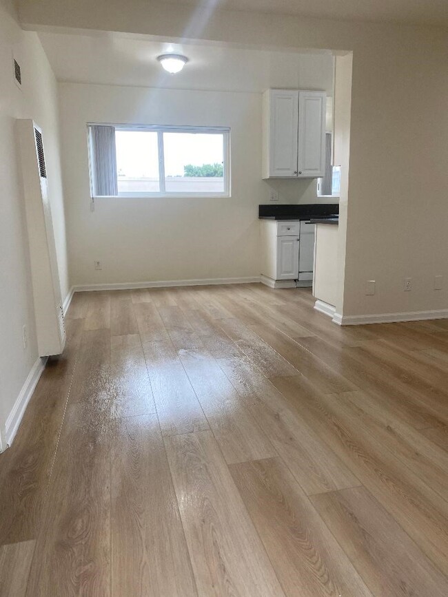 Building Photo - Lindley Garden Apartments