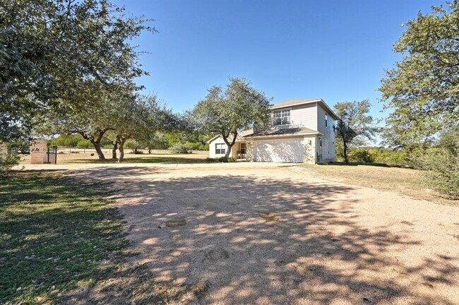 Building Photo - 4204 Bob Wire Rd