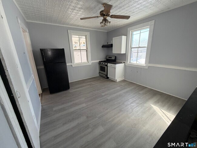 Foto del edificio - 73 Waterville St