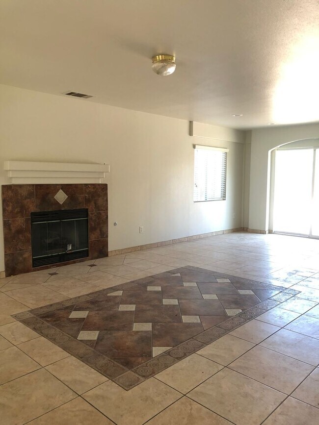 Building Photo - Stone Creek Home