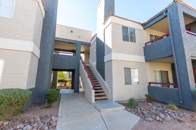 Foto del edificio - MOVE IN SPECIAL - Available 2 Bedroom Down...