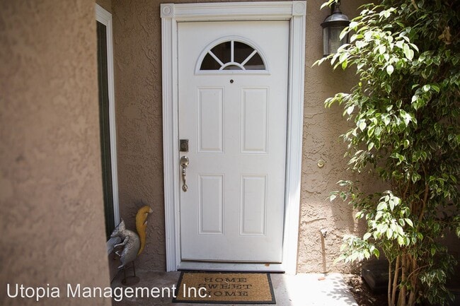 Building Photo - 4 br, 2.5 bath House - 44547 La Paz Rd.