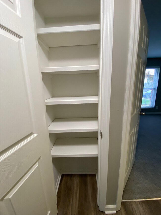 Building Photo - Arlington Apartments