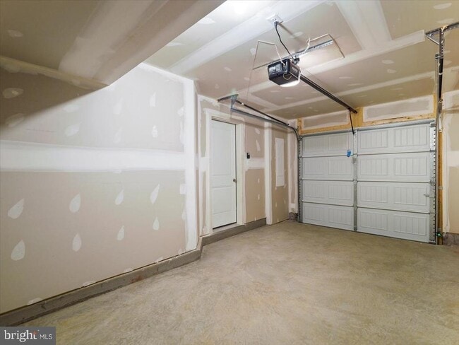 Building Photo - 266 Clifton Mnr