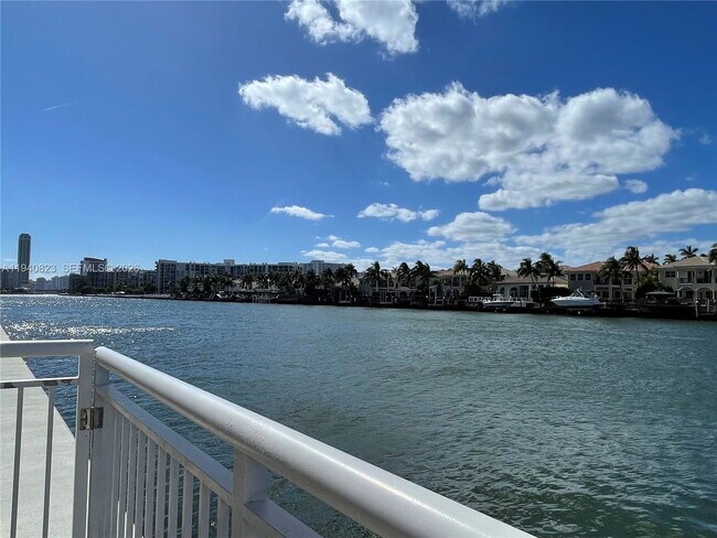 Foto del edificio - 1600 S Ocean Dr
