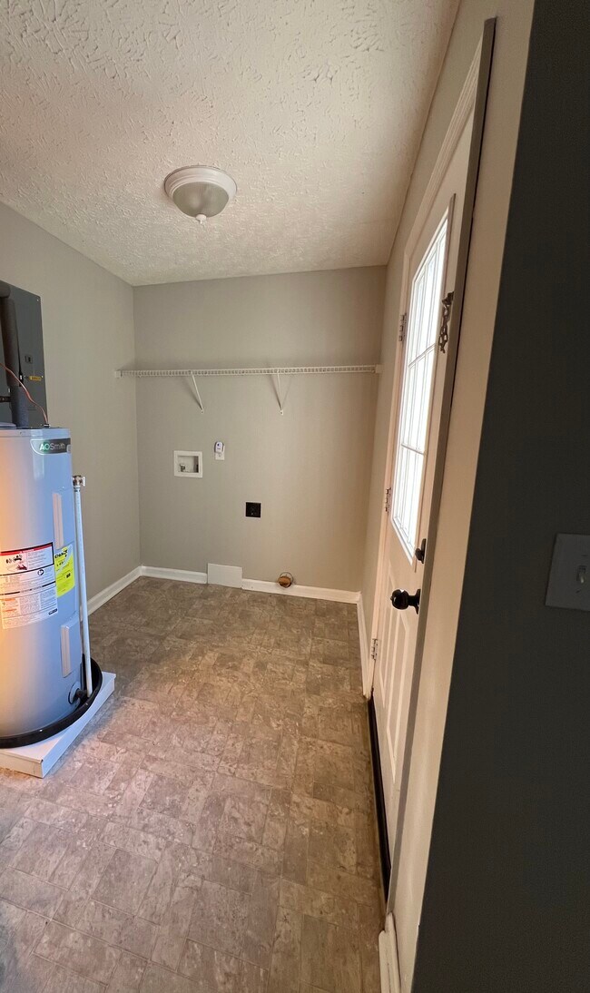 ÁREA DE LAVANDERÍA - 3 Donnell Ave