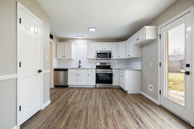 Foto del edificio - 1105 Brentwood Dr