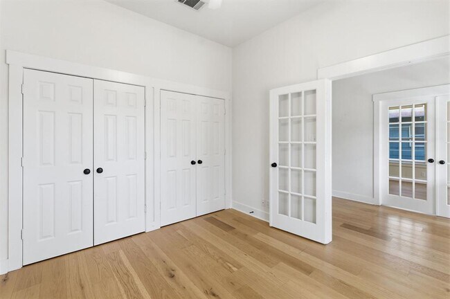 Foto del edificio - 943 E 50th St