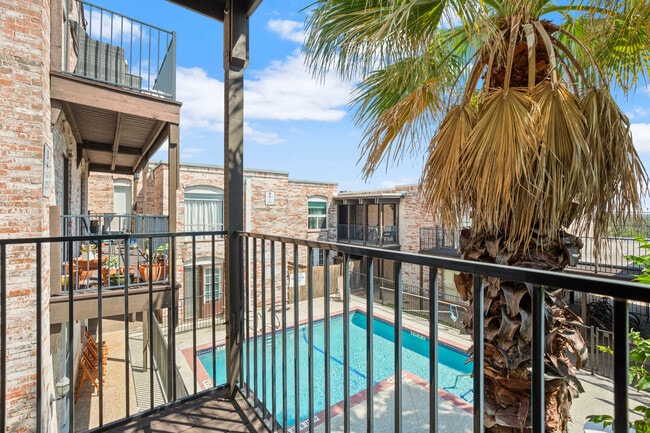 Foto del edificio - 6501 E Hill Dr