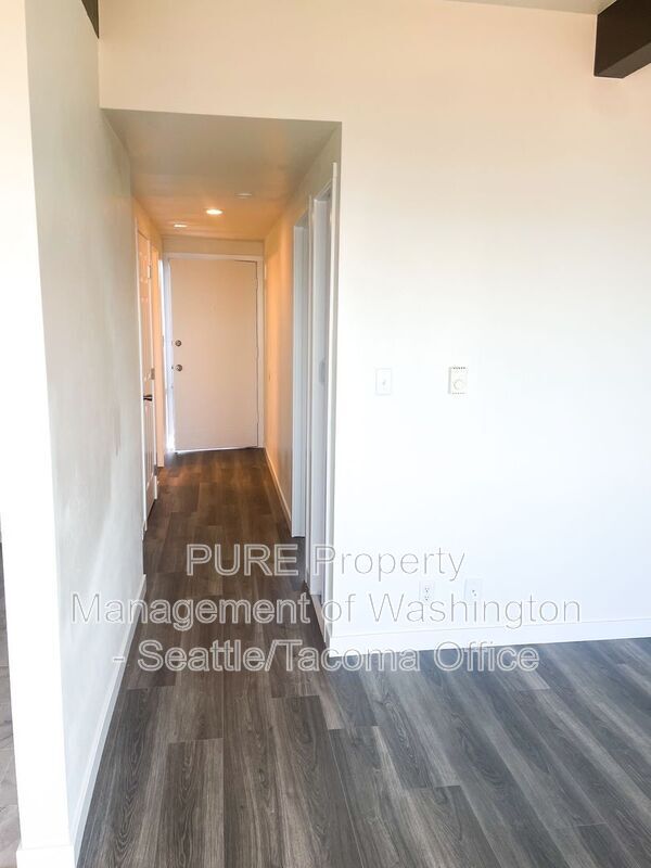 Foto del edificio - 6609 SW Admiral Way