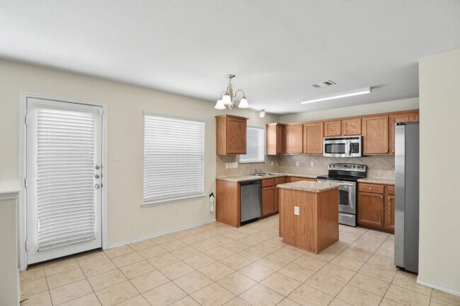 Foto del edificio - 4602 Green Meadow St