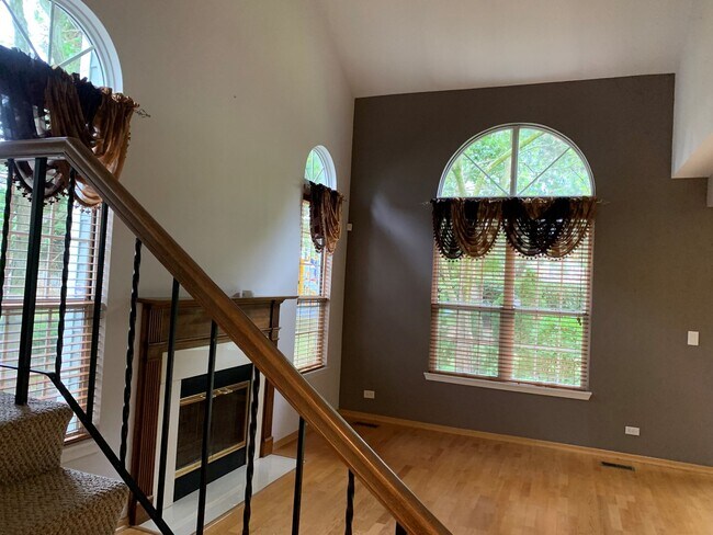 Building Photo - 1161 Regency Dr