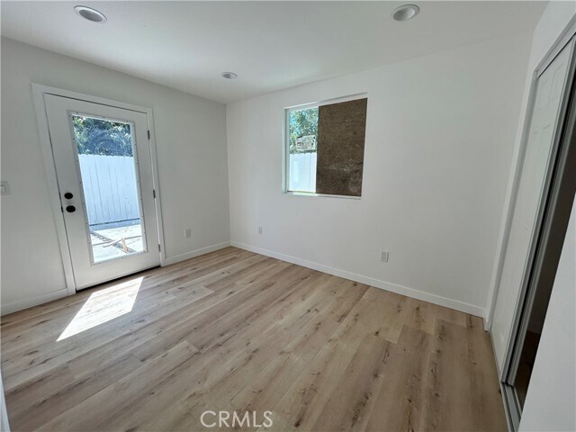Building Photo - 922 E Lanzit Ave