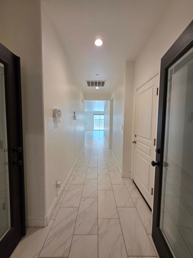Foto del edificio - 3936 E Cypress Ave