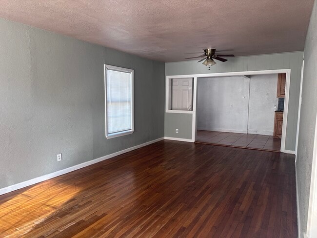 Building Photo - 1041 Collingswood Dr