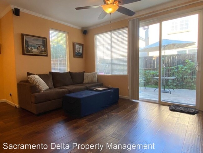 Foto del edificio - 2 br, 2.5 bath House - 8400 Roseto Rd #106