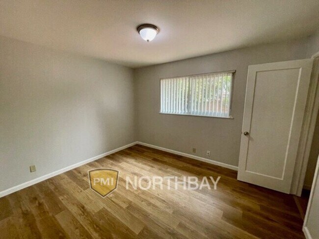 Foto del edificio - 313 E Bell Ave