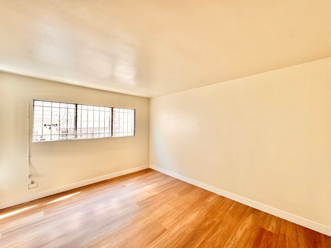 Foto del edificio - 110 Catalina St