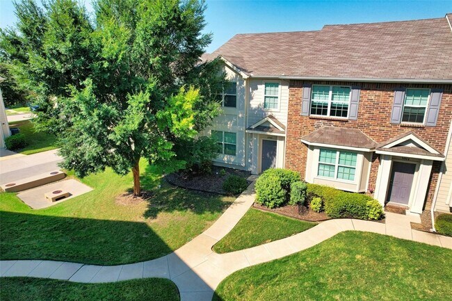 Foto del edificio - 6900 Carrington Ln