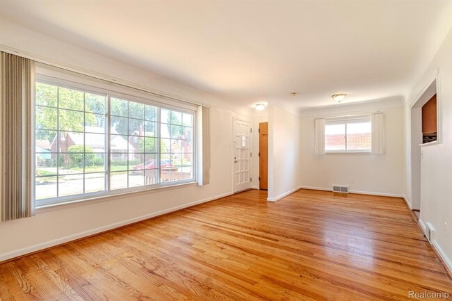 Building Photo - 23000 Alger St