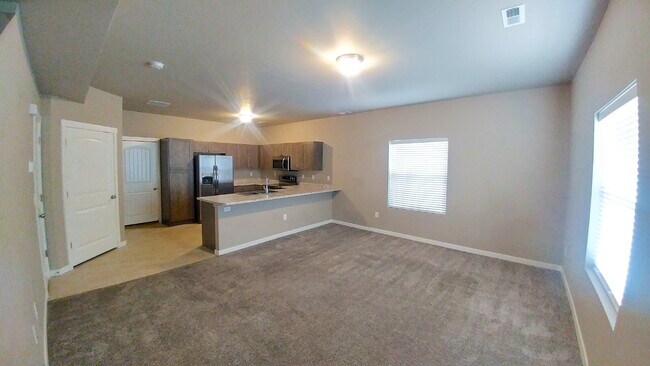 Building Photo - Spacious End Unit - The Townhomes at Bradl...