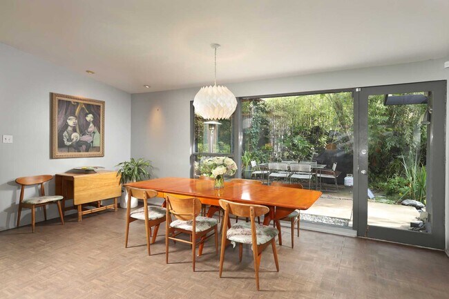 Foto del edificio - 7521 Lolina Ln