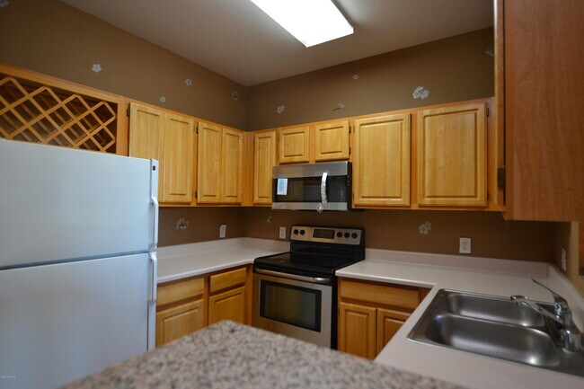 Building Photo - 2929 W Yorkshire Dr